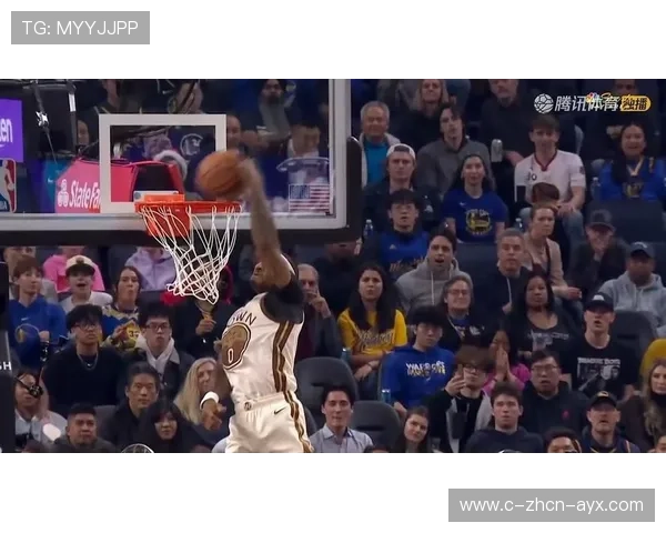 唐斯快攻中暴扣，全场气氛爆炸